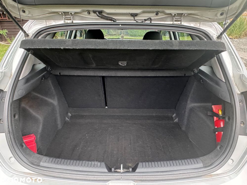 Kia Ceed - 13