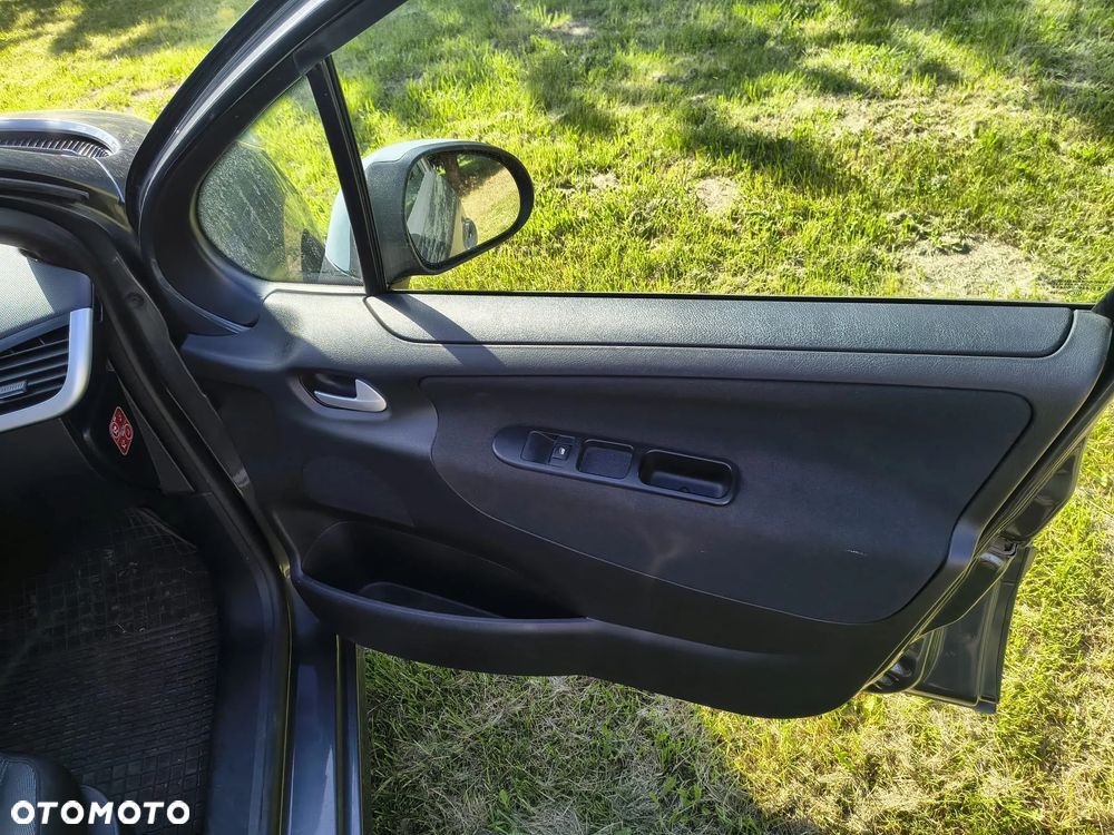 Peugeot 207 1.4 Trendy - 6