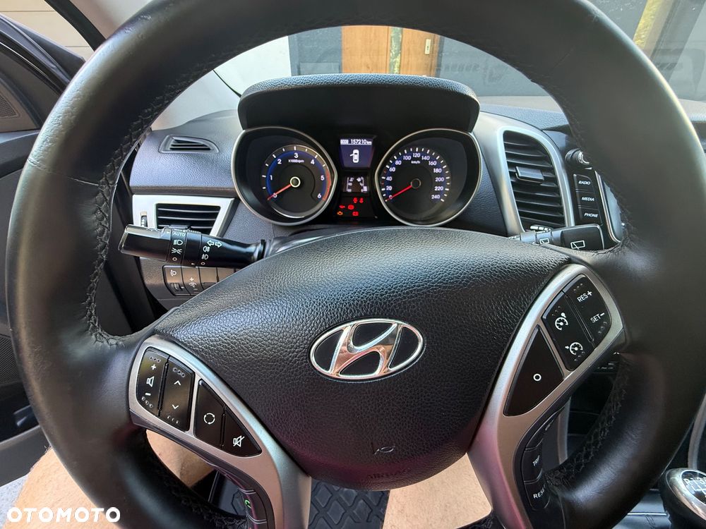 Hyundai i30 1.4 CRDi Classic + - 17