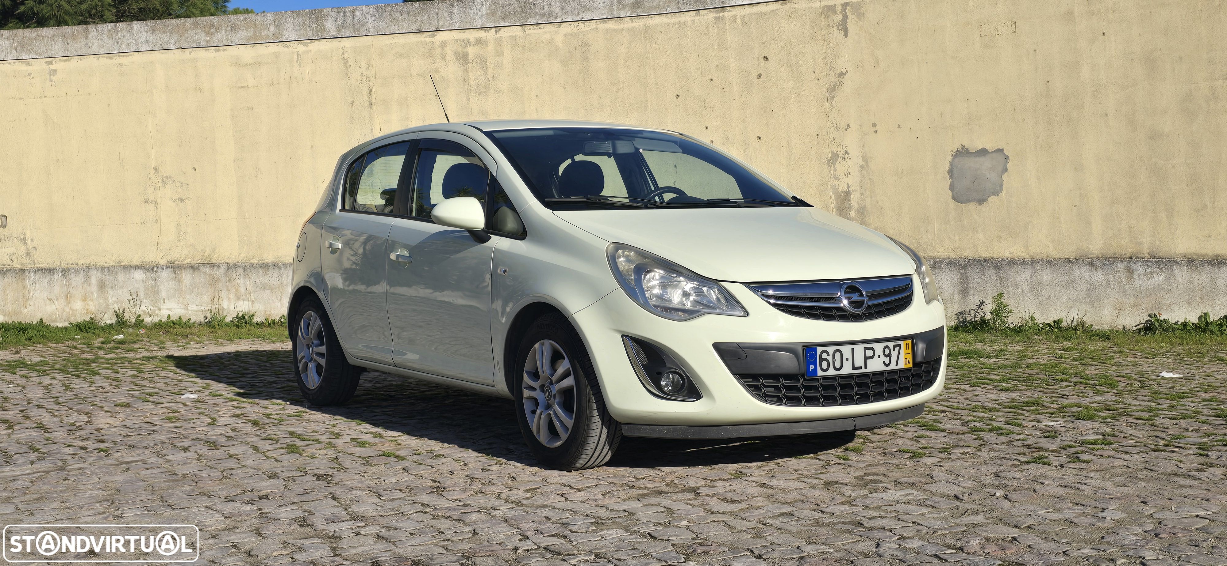 Opel Corsa 1.2 Enjoy - 1