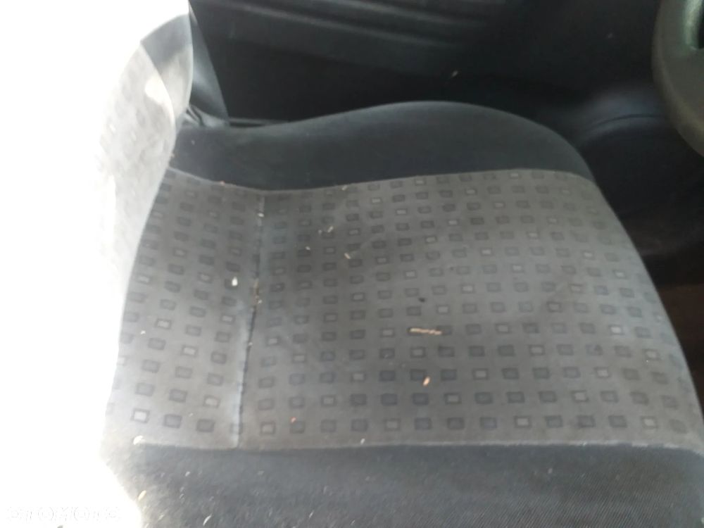 Auto na części - Opel Zafira 116KM benzyna 1999 Silnik Skrzynia Drzwi Maska Klapa Błotnik Zderzak Lampa Szyba Klamka Lusterko Deska Kokpit - 9
