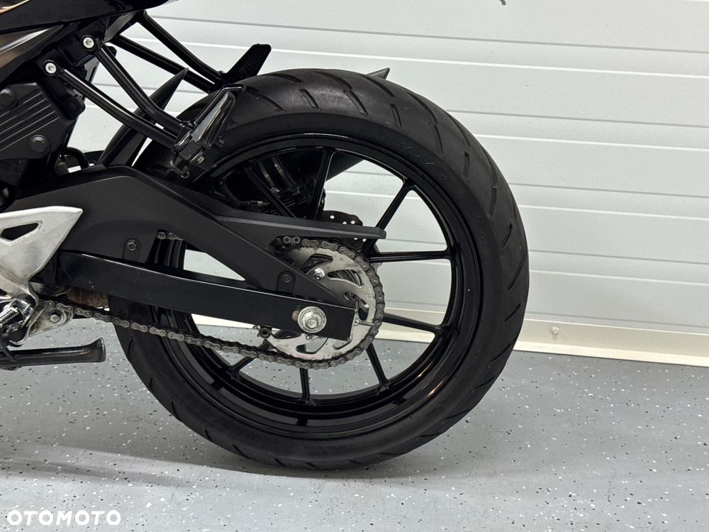 Suzuki GSX - 19