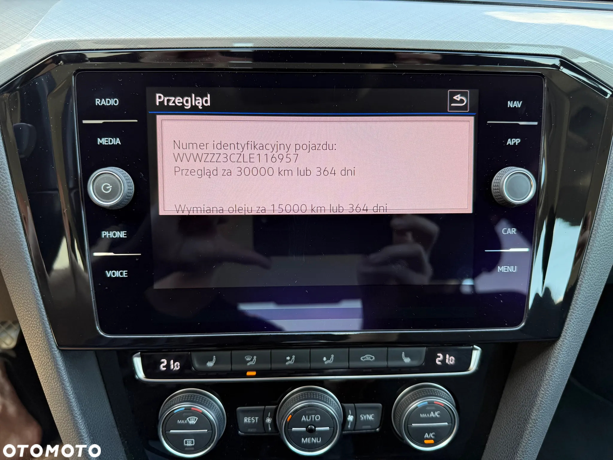 Volkswagen Passat 1.5 TSI EVO Business - 10
