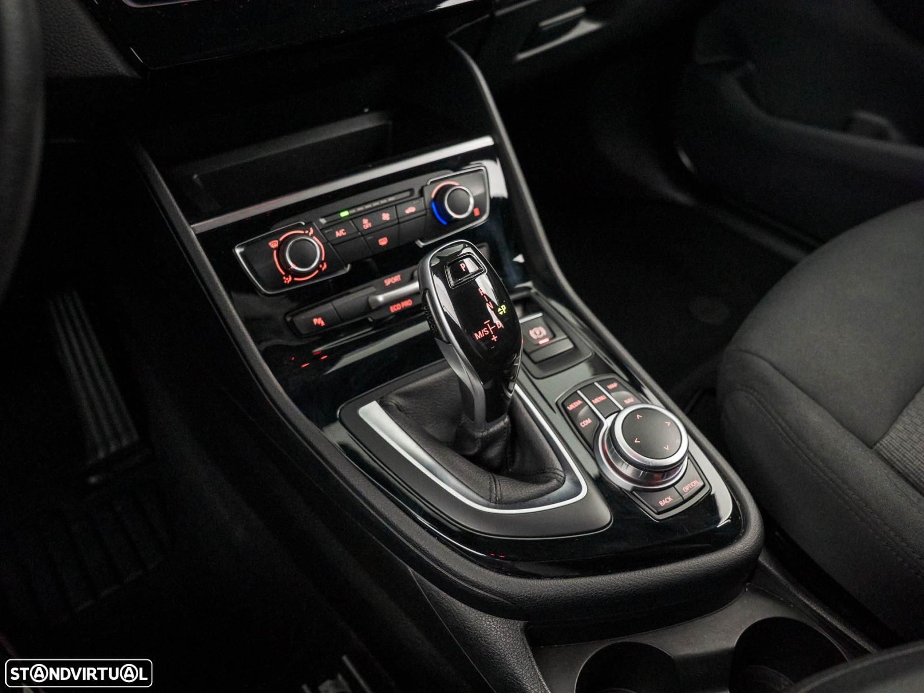 BMW 216 Gran Tourer d Auto - 22