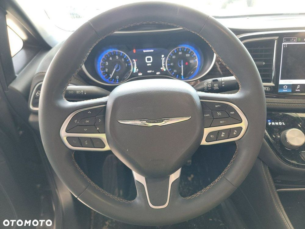 Chrysler Pacifica - 8