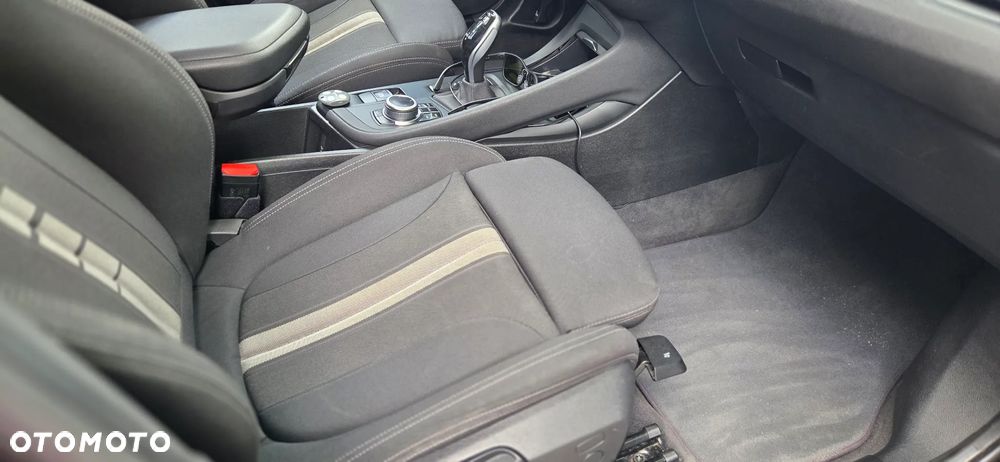 BMW X1 sDrive18d Advantage - 27