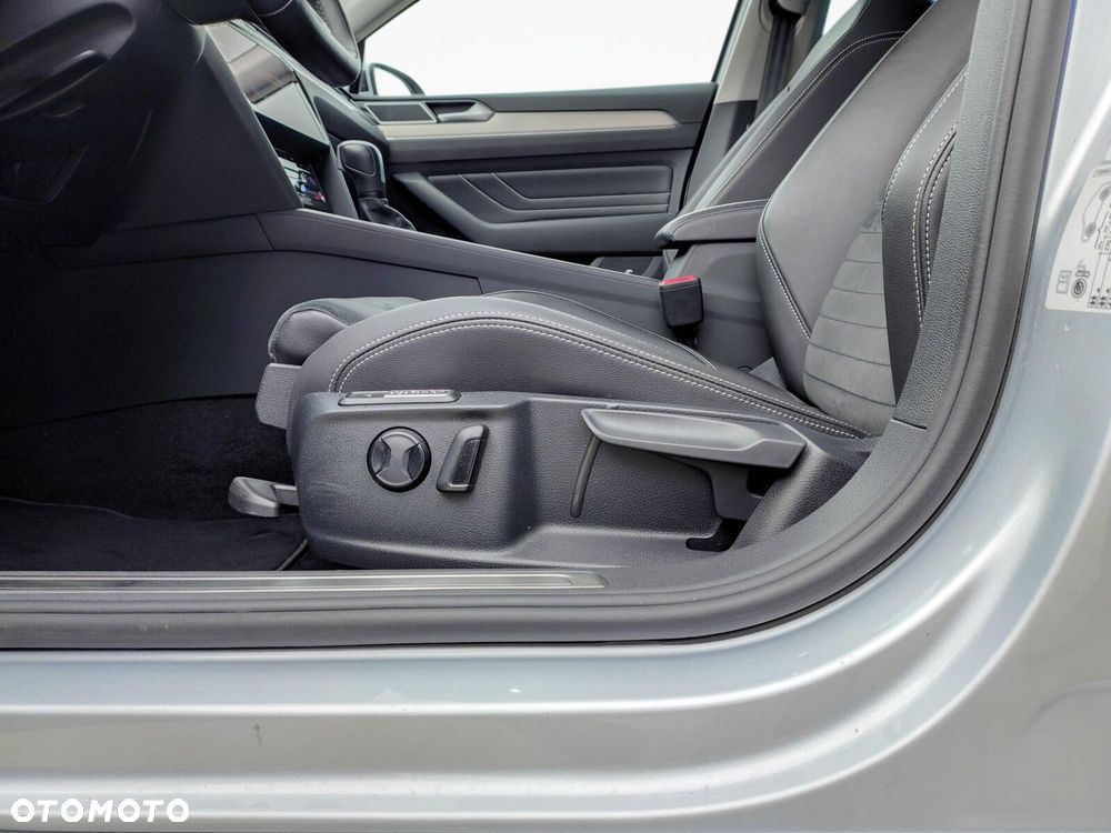 Volkswagen Passat Variant 2.0 TDI Elegance DSG - 12