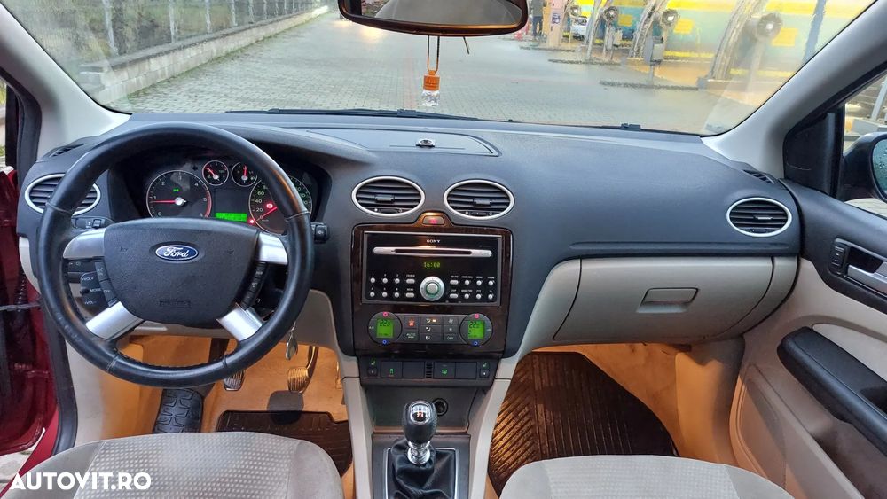 Ford Focus 2.0 TDCI 136 Ghia - 17