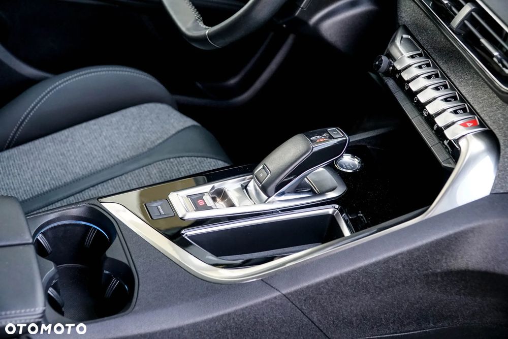 Peugeot 3008 BlueHDi 130 Stop & Start EAT8 Allure - 30