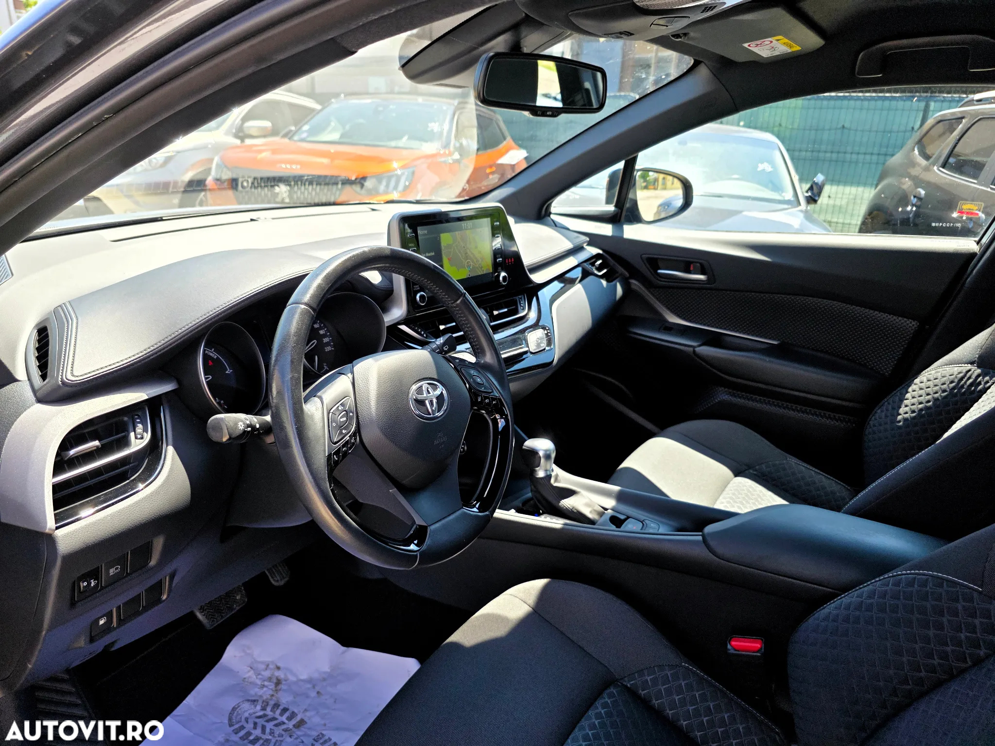 Toyota C-HR 1.8 HSD 4x2 CVT C-lassy LED - 23