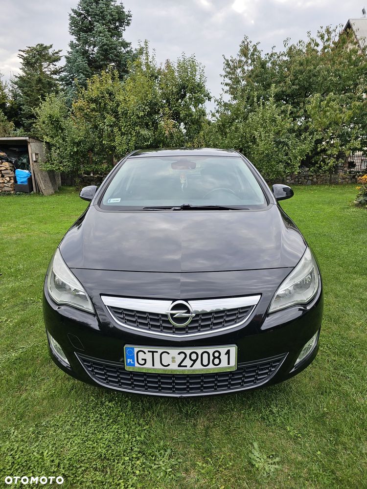 Opel Astra 2010 photo 5