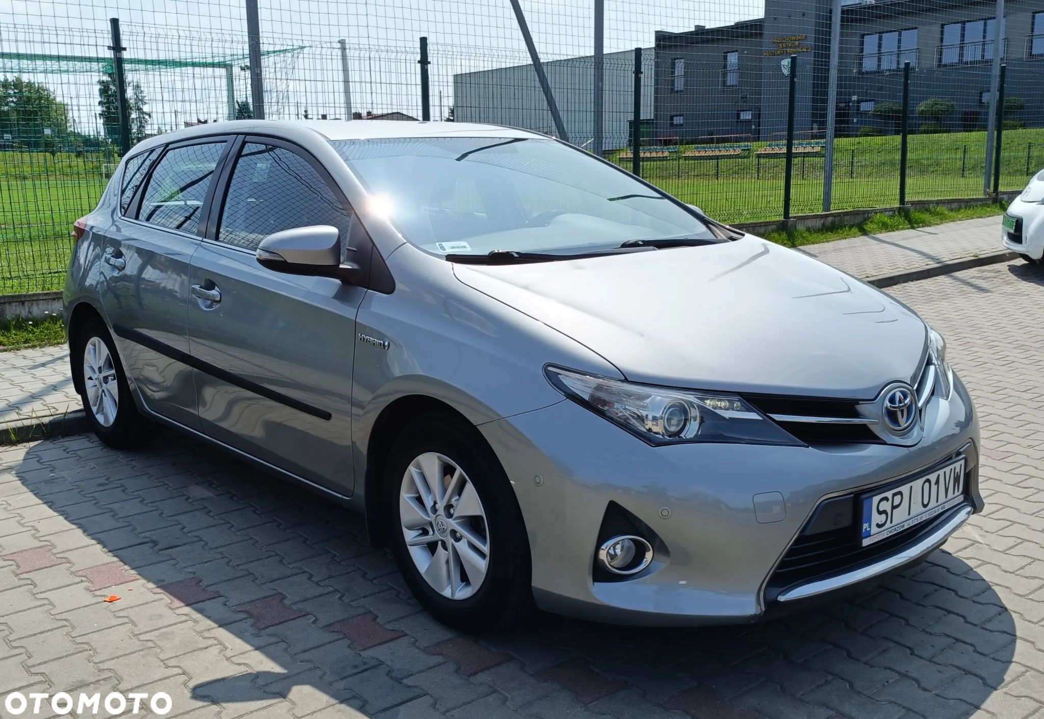 Toyota Auris Hybrid 135 Premium - 1