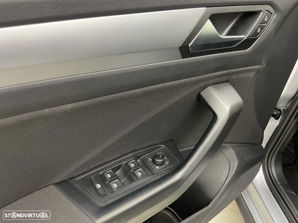 VW T-Roc 1.0 TSI Urban - 21