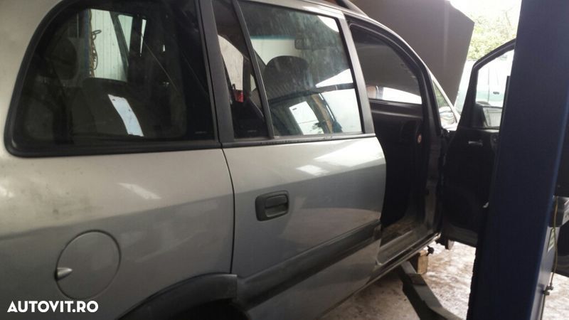 Dezmembram Opel Zafira 2.0 - 2