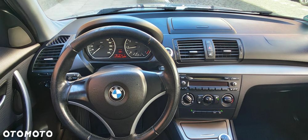 BMW Seria 1 - 32
