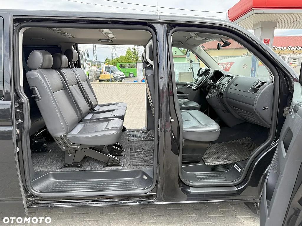 Volkswagen Caravelle - 8