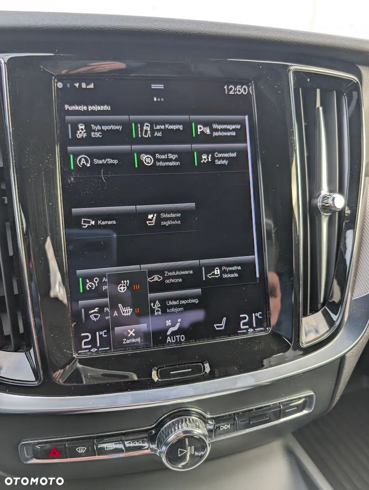 Volvo V60 B4 B R-Design - 31