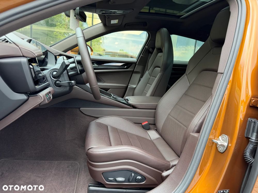 Porsche Panamera 4 - 12