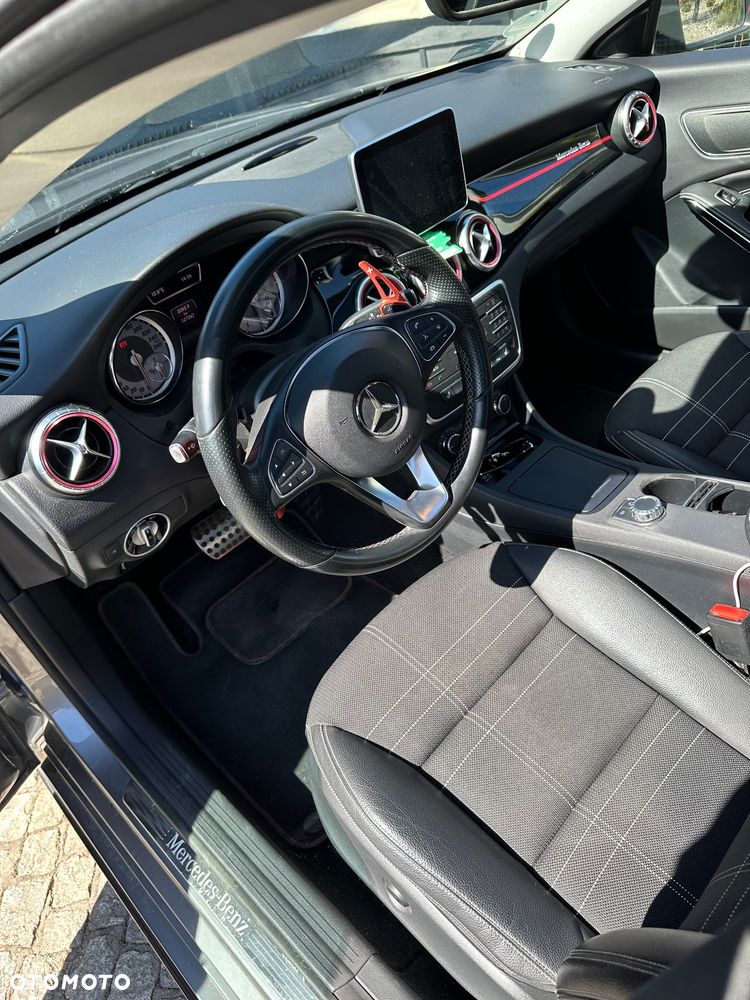 Mercedes-Benz CLA 250 7G-DCT AMG Line - 10