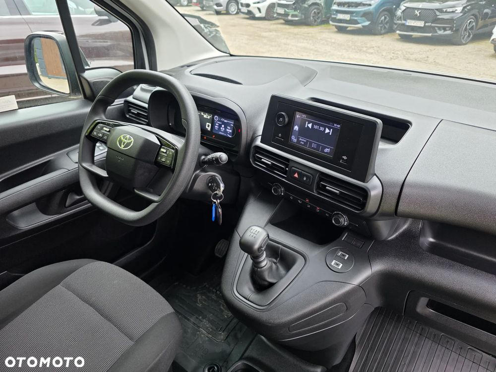 Toyota Proace City - 16