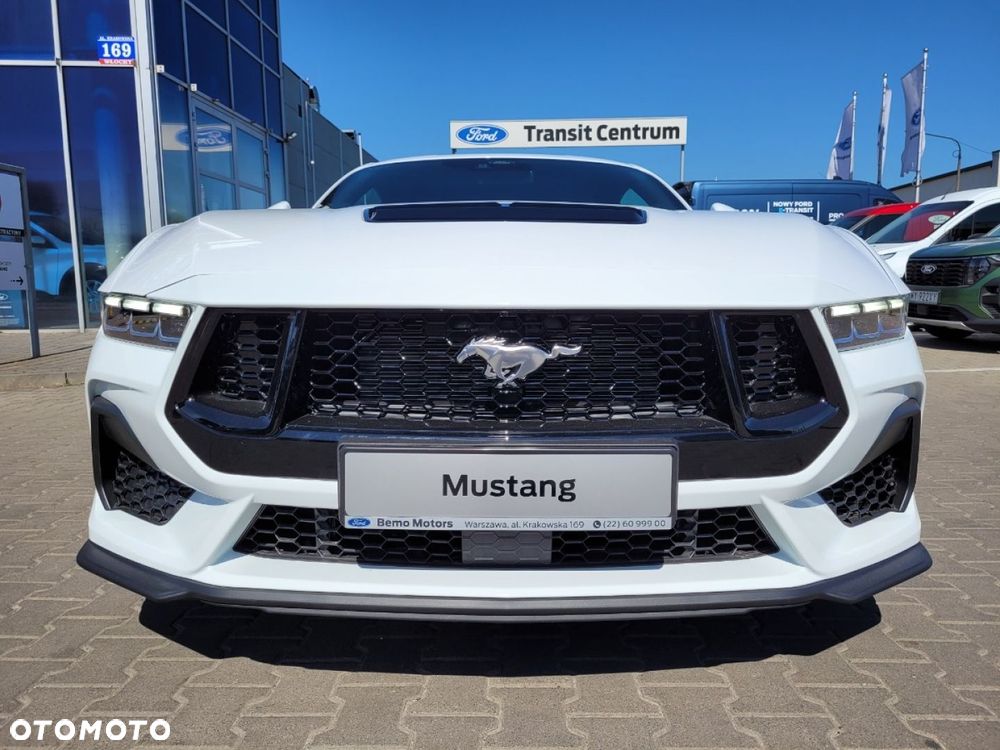 Ford Mustang - 4