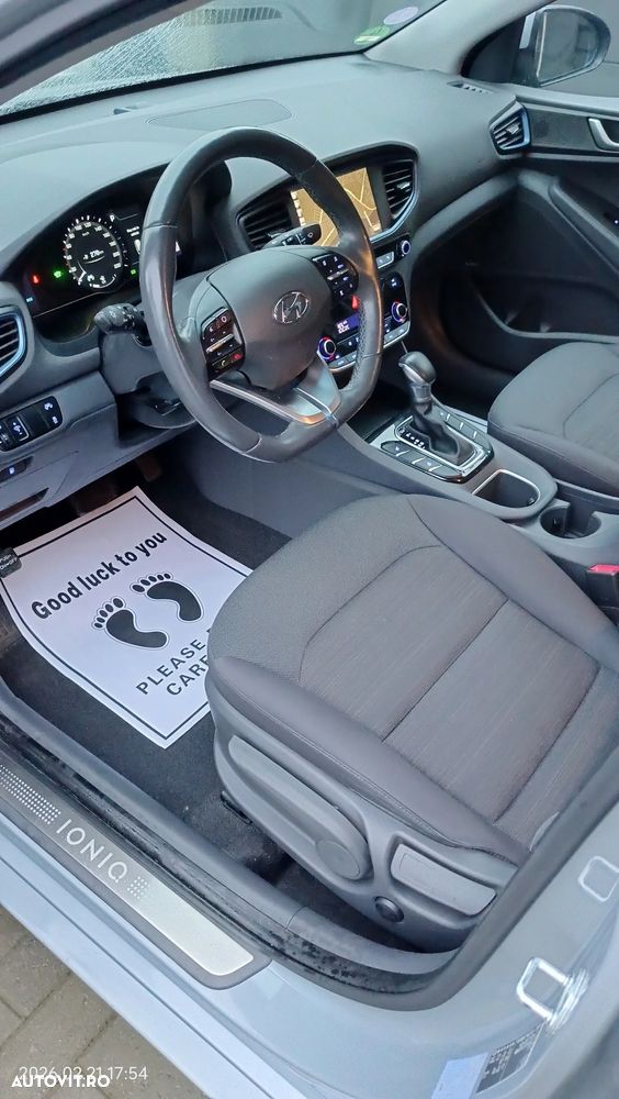 Hyundai IONIQ - 10