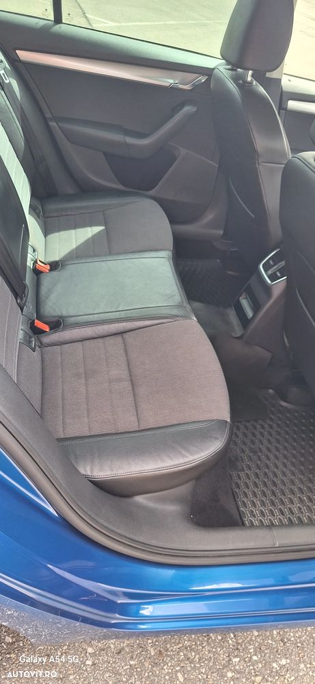 Skoda Octavia 1.6 TDI DSG Style - 10