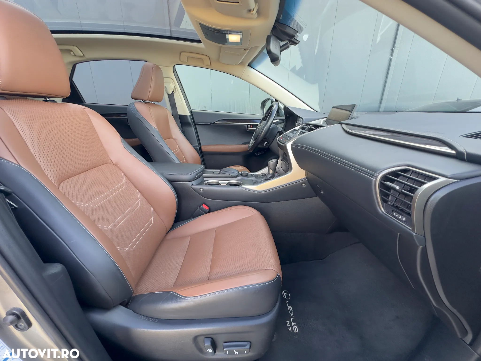 Lexus Seria NX 300h AWD Luxury - 26