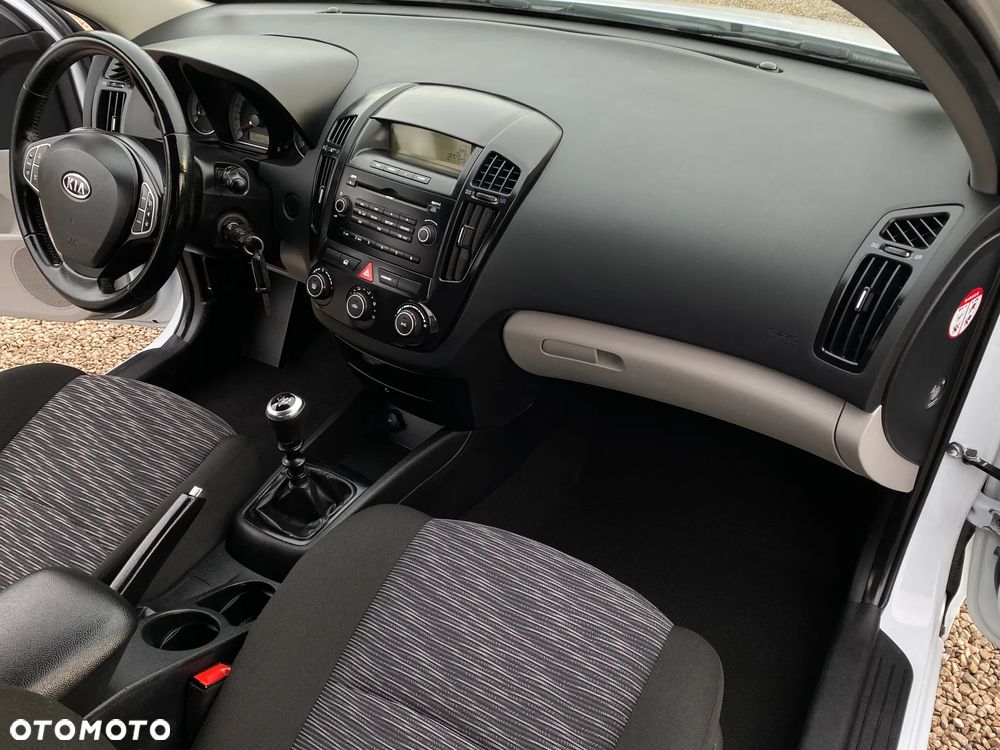 Kia Ceed 1.4 CVVT EX - 32