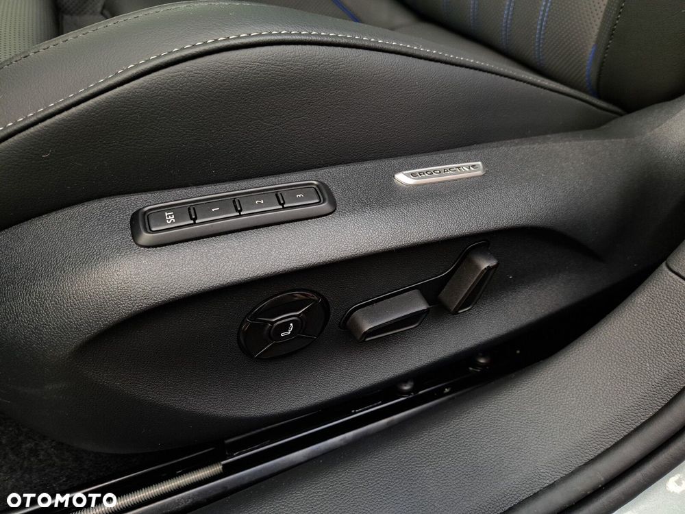 Volkswagen Passat 2.0 TSI 4Mot R-Line Plus DSG - 29
