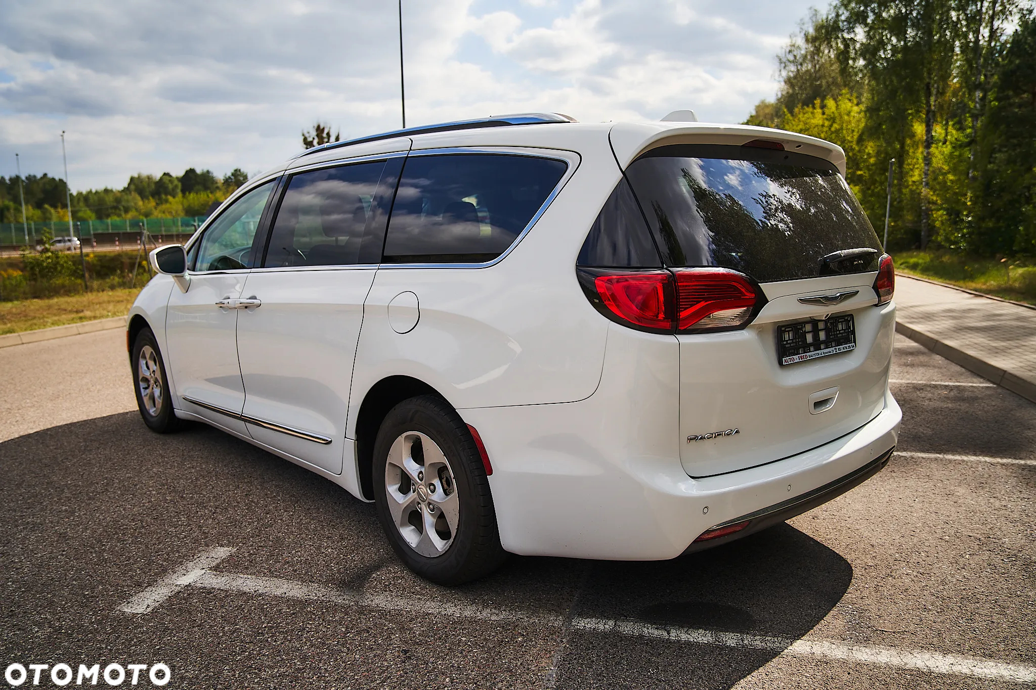 Chrysler Pacifica - 13