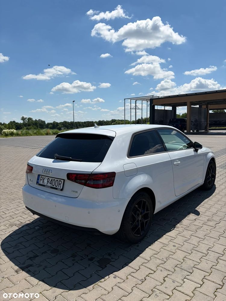 Audi A3 3-drzwiowe 1.4 TFSI S tronic Ambiente - 5