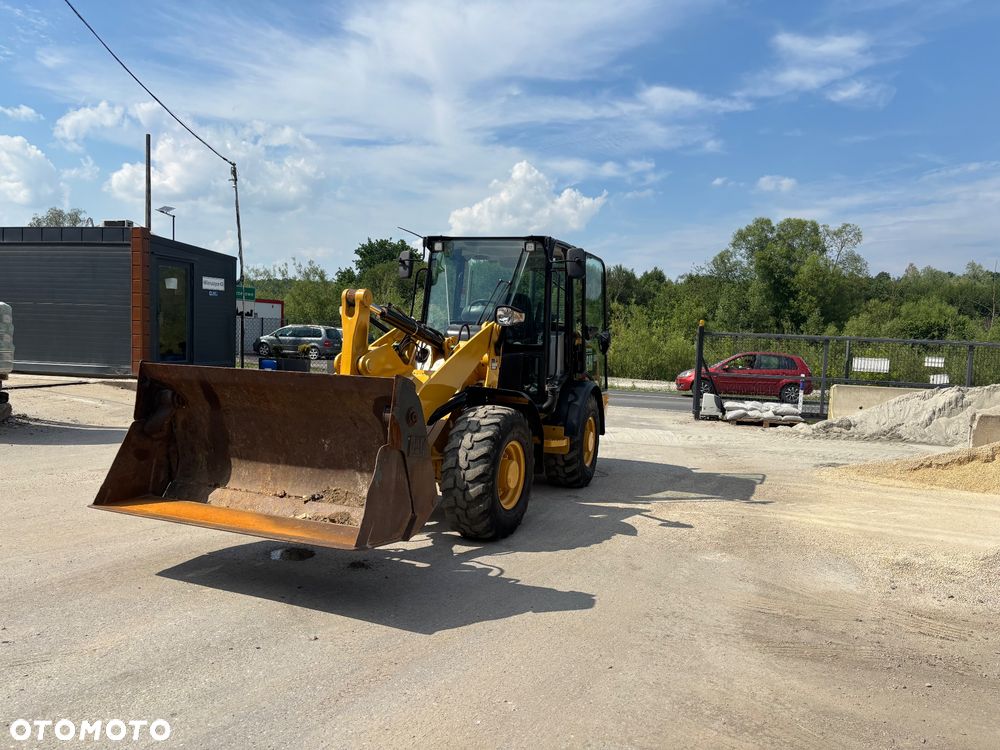Caterpillar 906 - 2