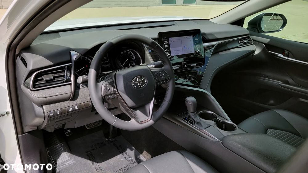 Toyota Camry - 14