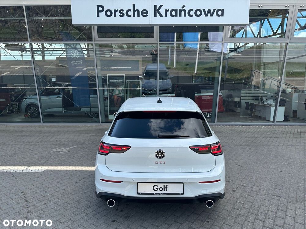 Volkswagen Golf - 8