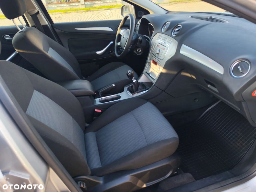 Ford Mondeo - 18