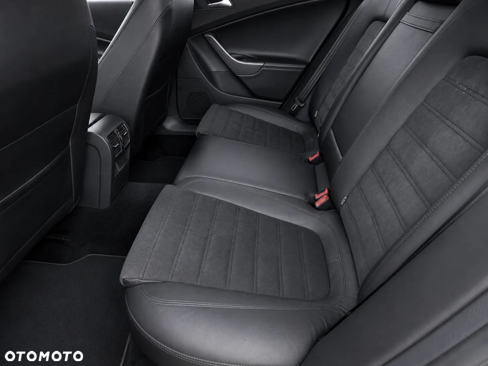 Volkswagen Passat 1.8 TSI Individual - 19