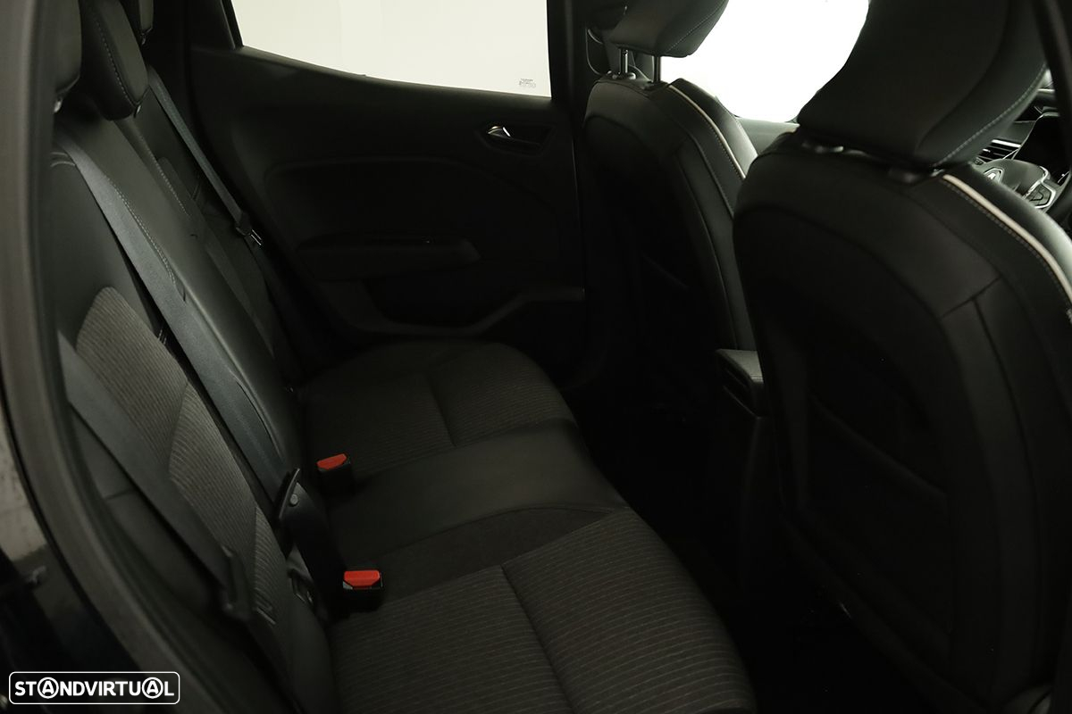 Renault Clio - 24