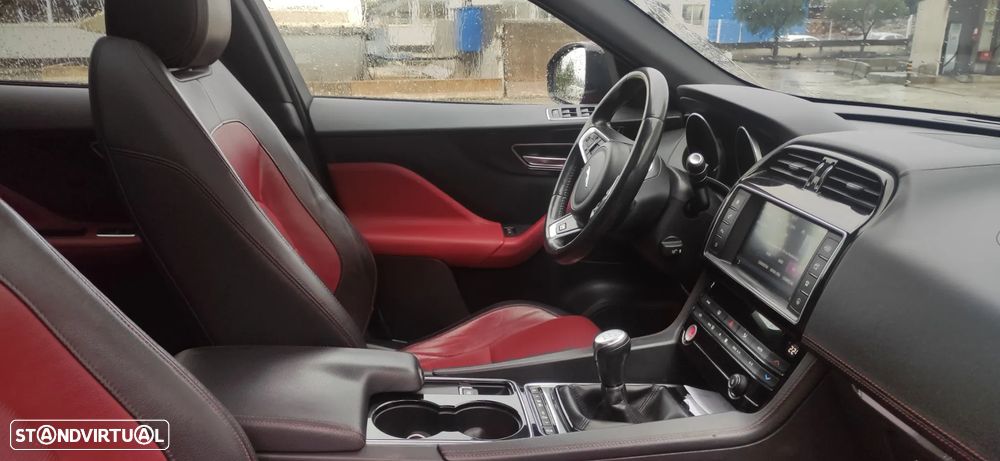Jaguar F-Pace 2.0 i4D R-Sport - 13