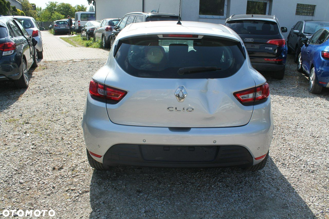 Renault Clio - 6