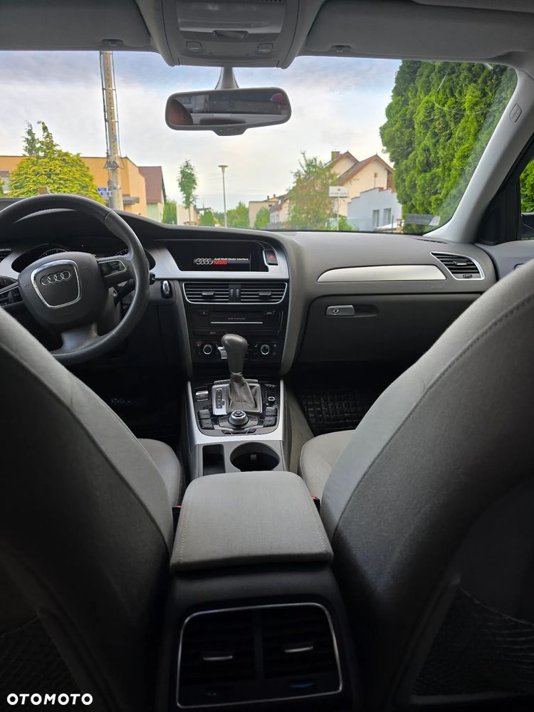 Audi A4 Limousine - 12