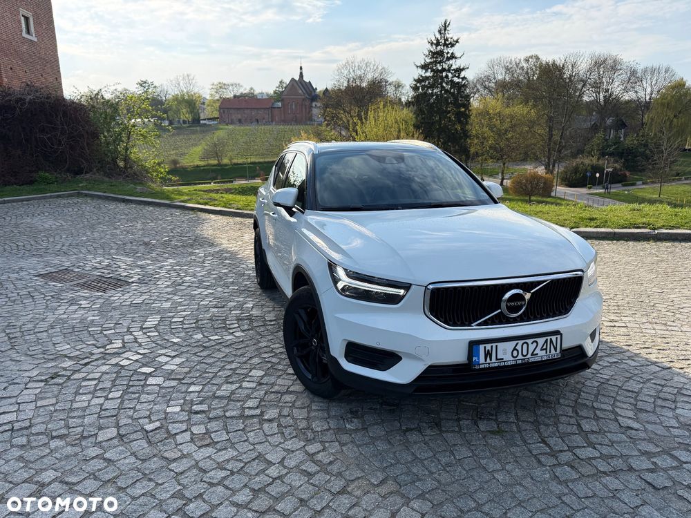 Volvo XC 40 T3 Momentum Pro - 1