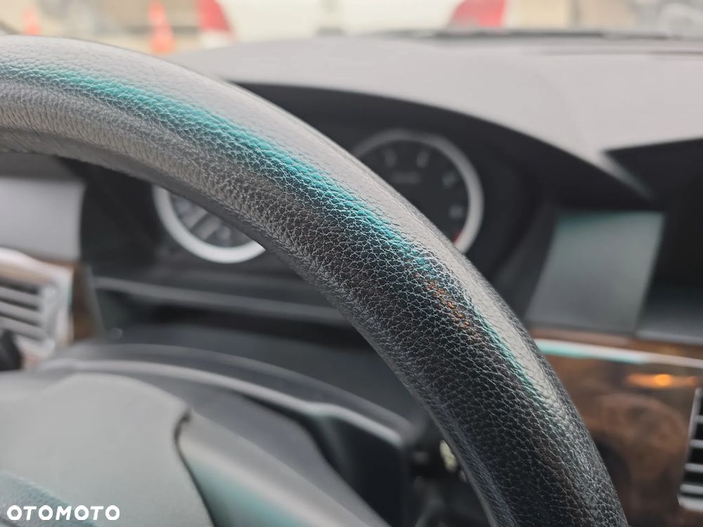 BMW Seria 5 545i - 24