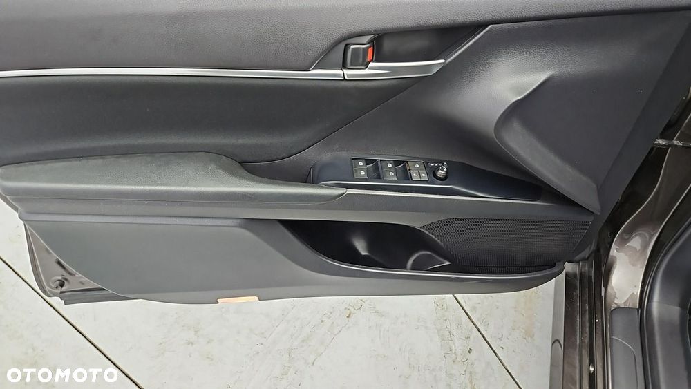 Toyota Camry 2.5 Hybrid Comfort CVT - 11