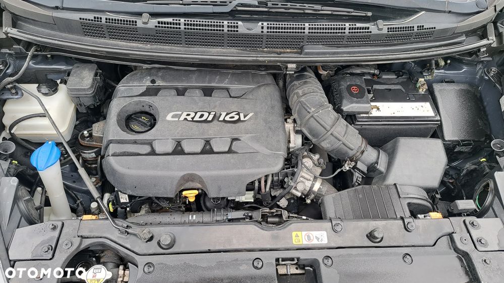 Kia Carens 1.7 CRDi L 7os - 9