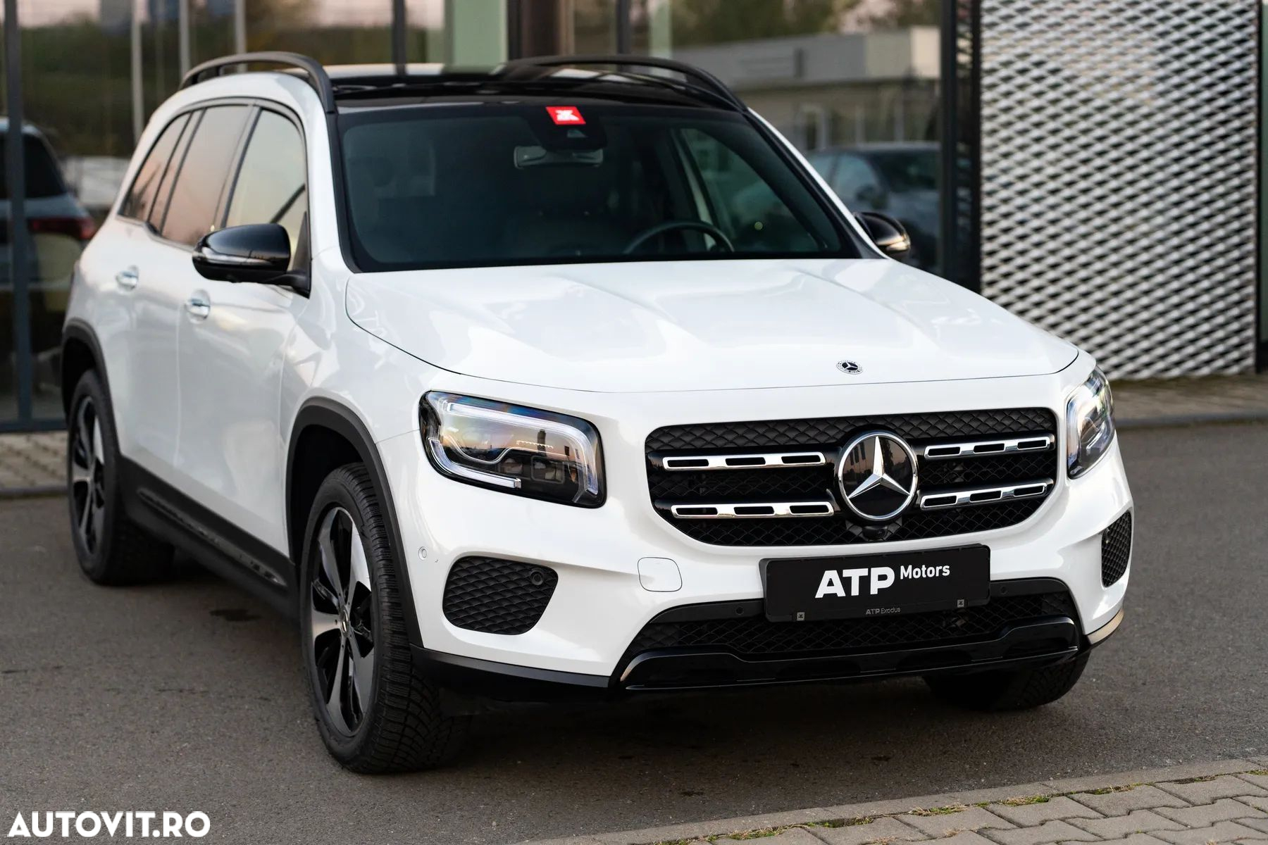 Mercedes-Benz GLB - 13