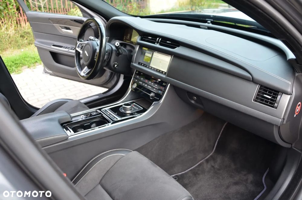 Jaguar XF 3.0 V6 AWD S - 15