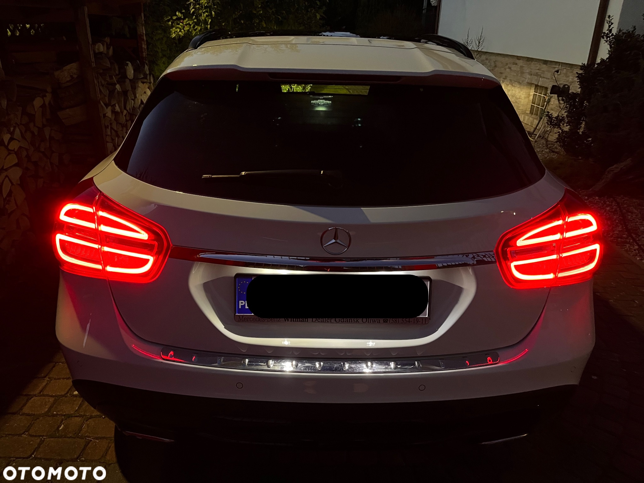 Mercedes-Benz GLA - 4
