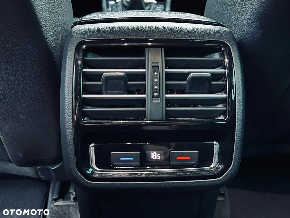 Volkswagen Passat - 19