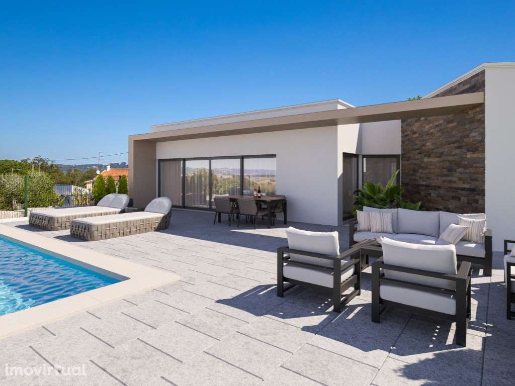 Moradia térrea de 4 Quartos com Jardim, Piscina e Garagem na Serra ... - Grande imagem: 3/36